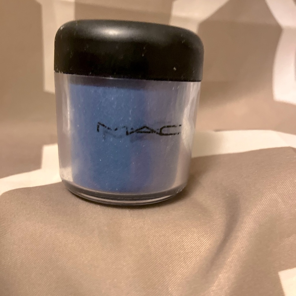 NWOT MAC Discontinued Pigment Cornflower